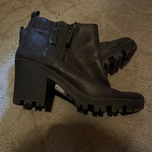 Black ankle boots 8.5